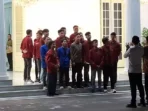 MAHASISWA-UBK-FOTO-DENGAN-GIBRAN